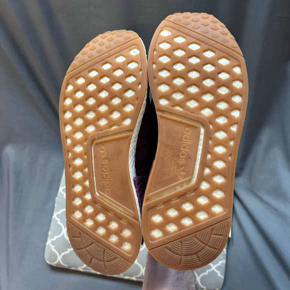 Adidas NMD R1 ”Maroon / Gum” - Picture 13 of 13